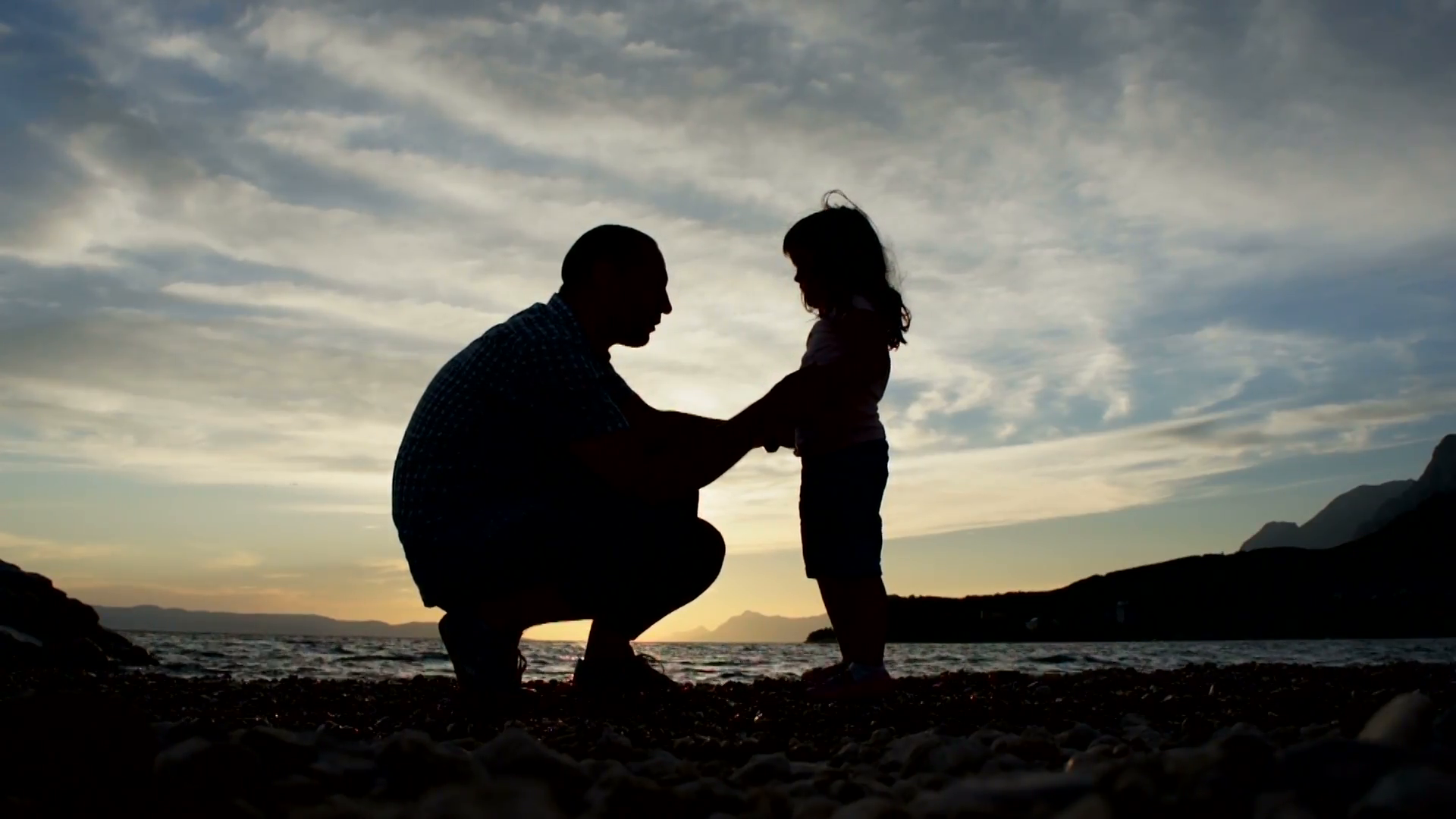 father-and-daughter-silhouette_nk8dumk9__F0000.png